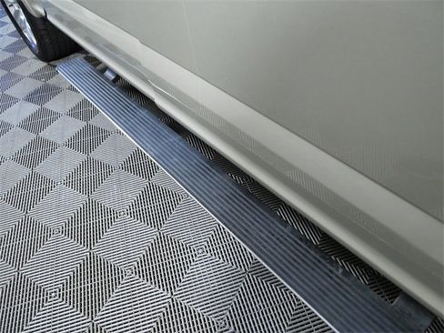 Used 2018 Ford F150 Platinum w/ Equipment Group 701A Luxury image 10