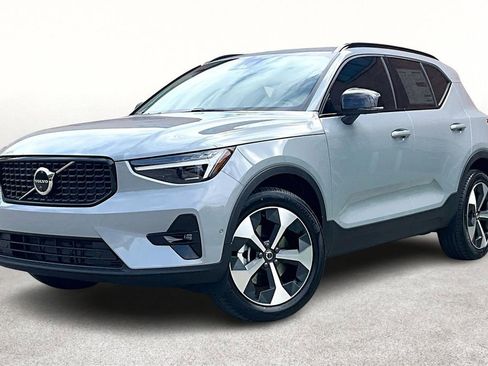 New 2026 Volvo XC40 B5 Plus w/ Protection Package Premier AWD/4WD image 2