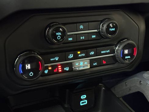 Used 2025 Ford Bronco Badlands image 23