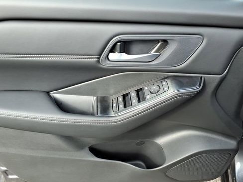 New 2026 Nissan Rogue SV image 5