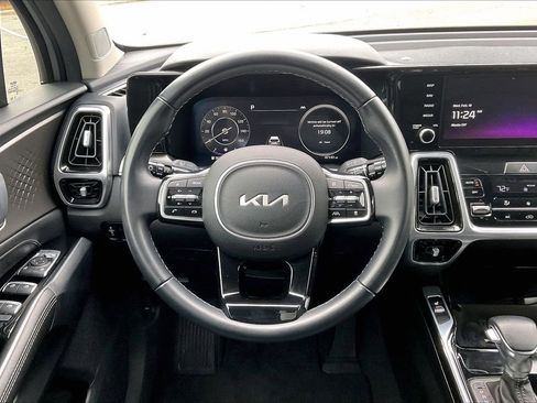 Used 2023 Kia Sorento SX image 10