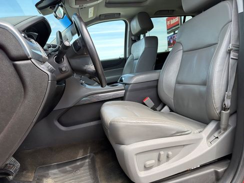 Used 2015 Chevrolet Suburban LT w/ Luxury Package AWD/4WD image 15