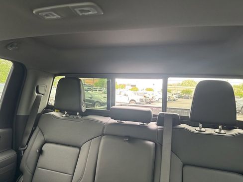 New 2025 GMC Sierra 2500 SLT w/ SLT Premium Package AWD/4WD image 39