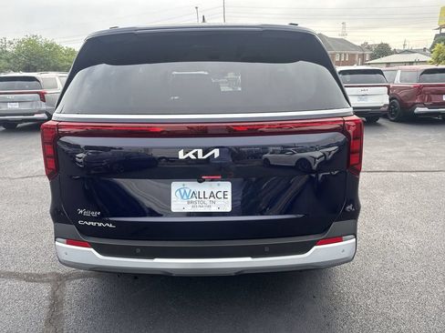 New 2026 Kia Carnival EX FWD image 5