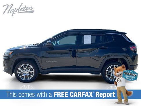Used 2023 Jeep Compass Latitude w/ Sun and Sound Group AWD/4WD image 2