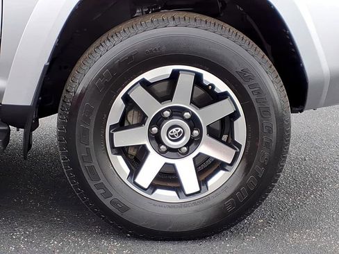 Used 2024 Toyota 4Runner TRD Off-Road Premium AWD/4WD image 9