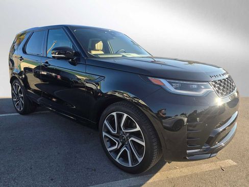 New 2025 Land Rover Discovery Dynamic SE image 7