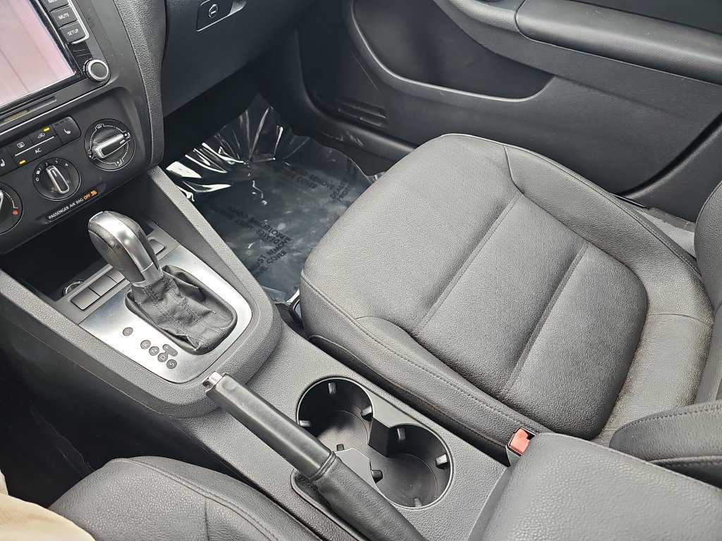 Used 2011 Volkswagen Jetta SE FWD image 22