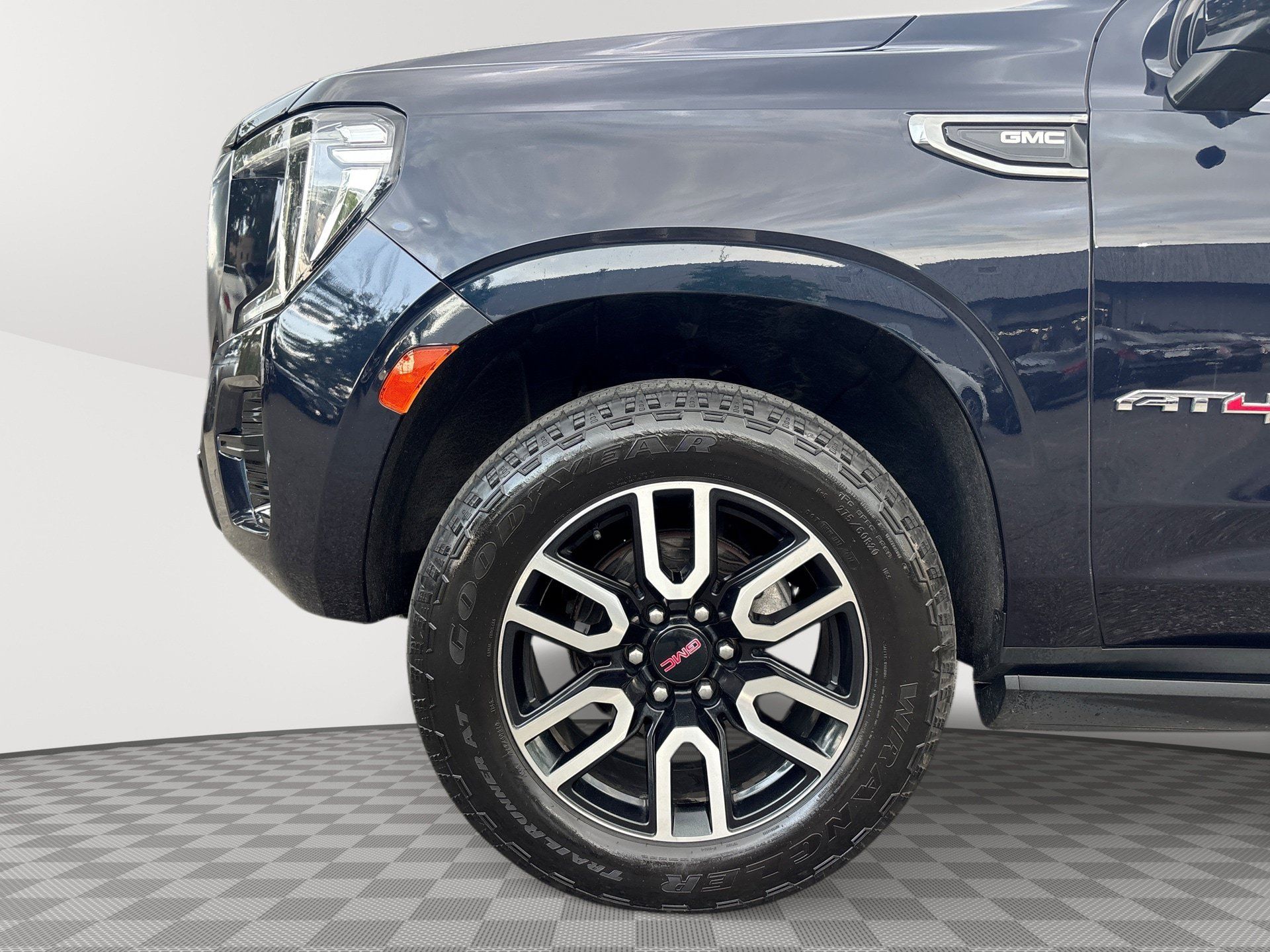 Used 2021 GMC Yukon XL AT4 w/ AT4 Premium Package AWD/4WD image 19