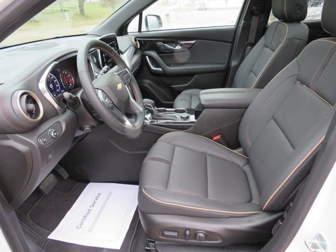 Used 2025 Chevrolet Blazer Premier w/ Driver Confidence II Package image 4