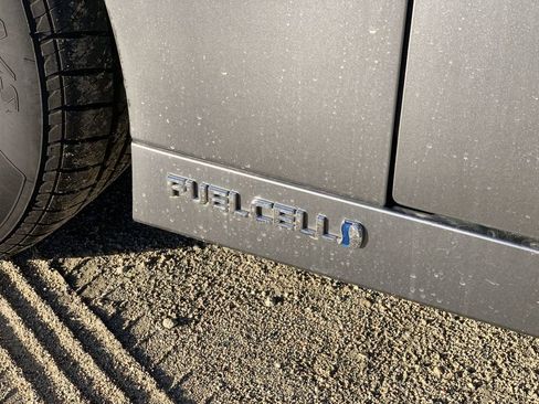 Used 2022 Toyota Mirai XLE w/ Advanced Technology Package image 31