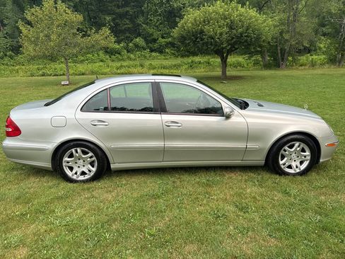 Used 2004 Mercedes-Benz E 320 4MATIC Sedan image 28