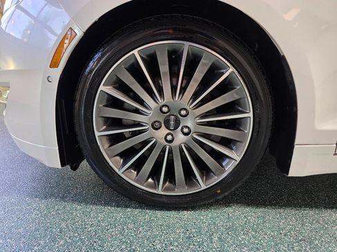 Used 2013 Lincoln MKZ FWD image 12