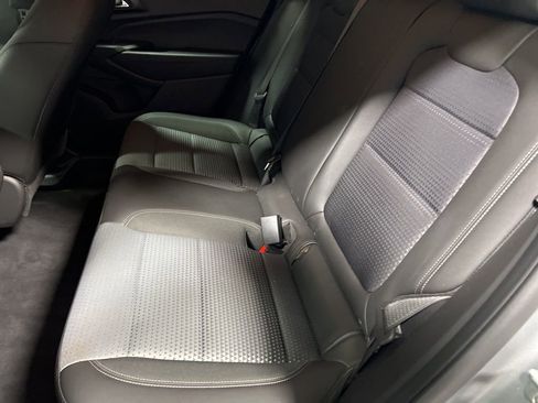 Used 2025 Chevrolet Trax LT w/ LT Convenience Package image 17