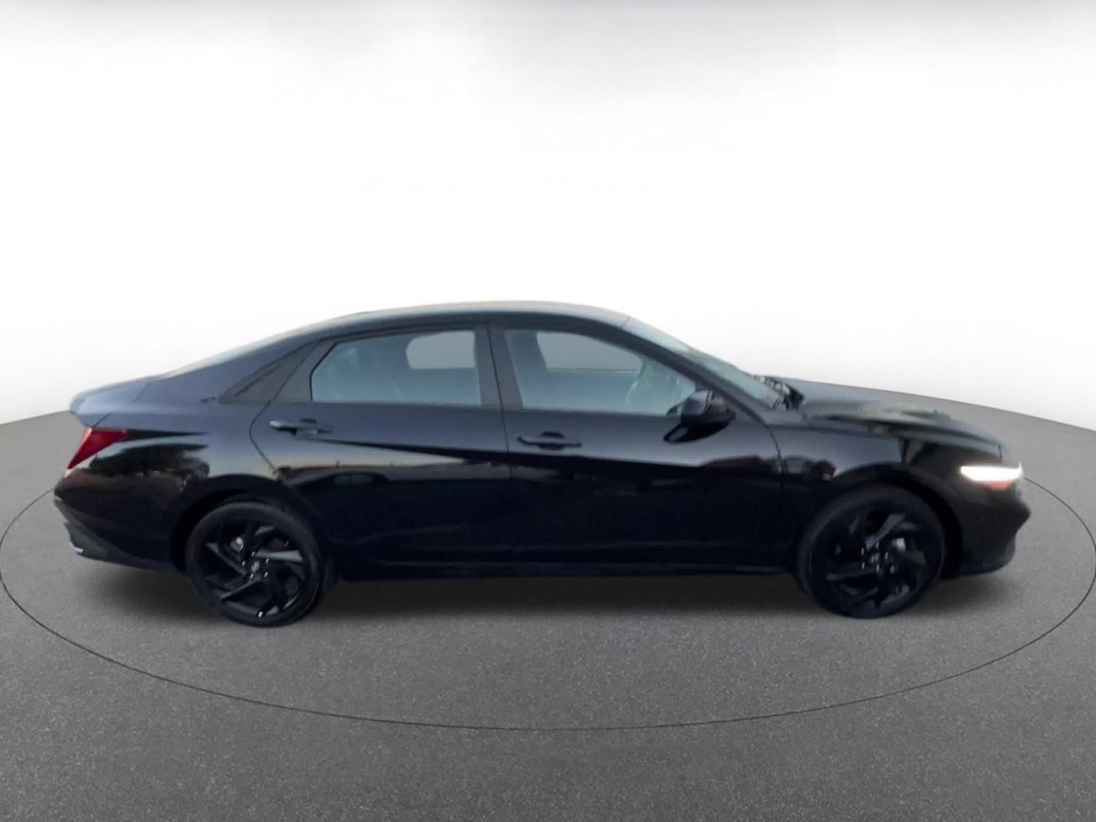 Used 2026 Hyundai Elantra Sport FWD image 15