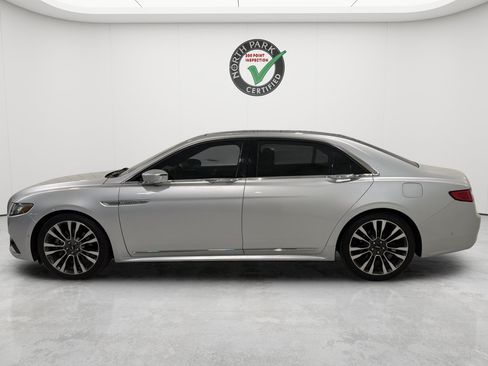 Used 2017 Lincoln Continental Reserve w/ Technology Package FWD image 2