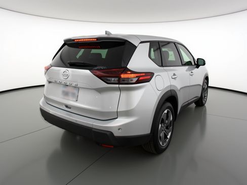 Used 2025 Nissan Rogue SV FWD image 9