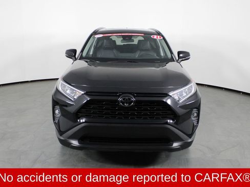 Used 2021 Toyota RAV4 XLE Premium image 4