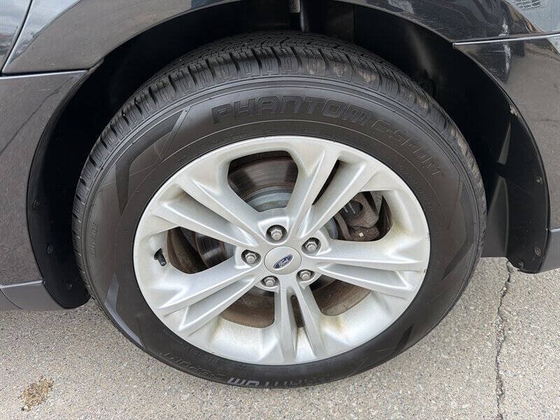 Used 2013 Ford Taurus SEL FWD image 9