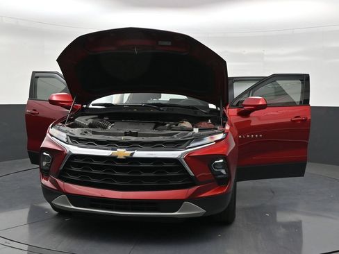 Used 2024 Chevrolet Blazer LT FWD image 33