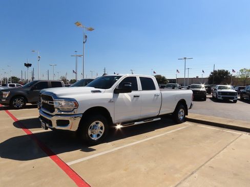 Used 2023 RAM 2500 Tradesman w/ Chrome Appearance Group image 2
