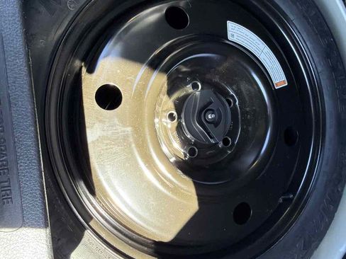Used 2017 Ford Explorer Limited w/ Equipment Group 301A FWD image 25
