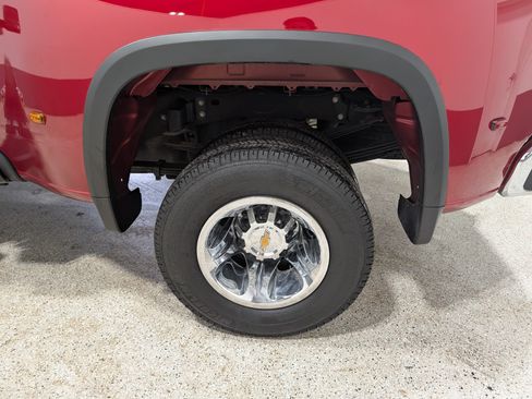 Used 2025 Chevrolet Silverado 3500 LTZ w/ LTZ Plus Package AWD/4WD image 13