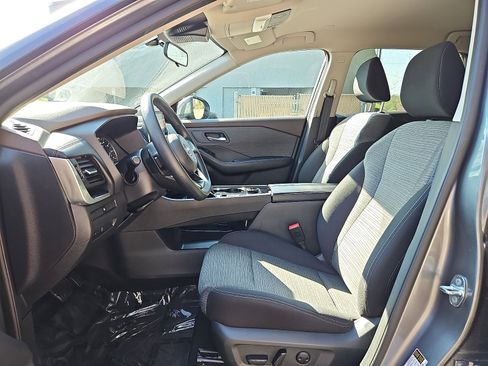 Certified 2023 Nissan Rogue SV image 13