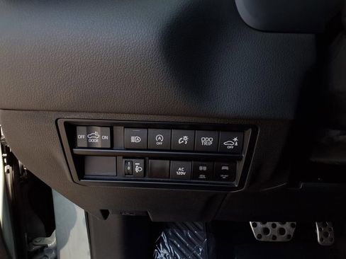 Used 2023 Toyota Tundra Limited w/ TRD Off-Road Package AWD/4WD image 15