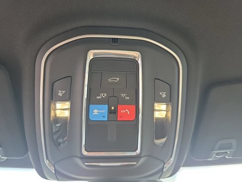 Used 2024 Jeep Grand Cherokee Limited AWD/4WD image 31