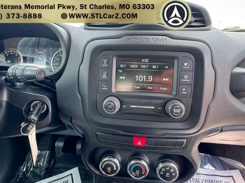 Used 2015 Jeep Renegade Latitude AWD/4WD image 10