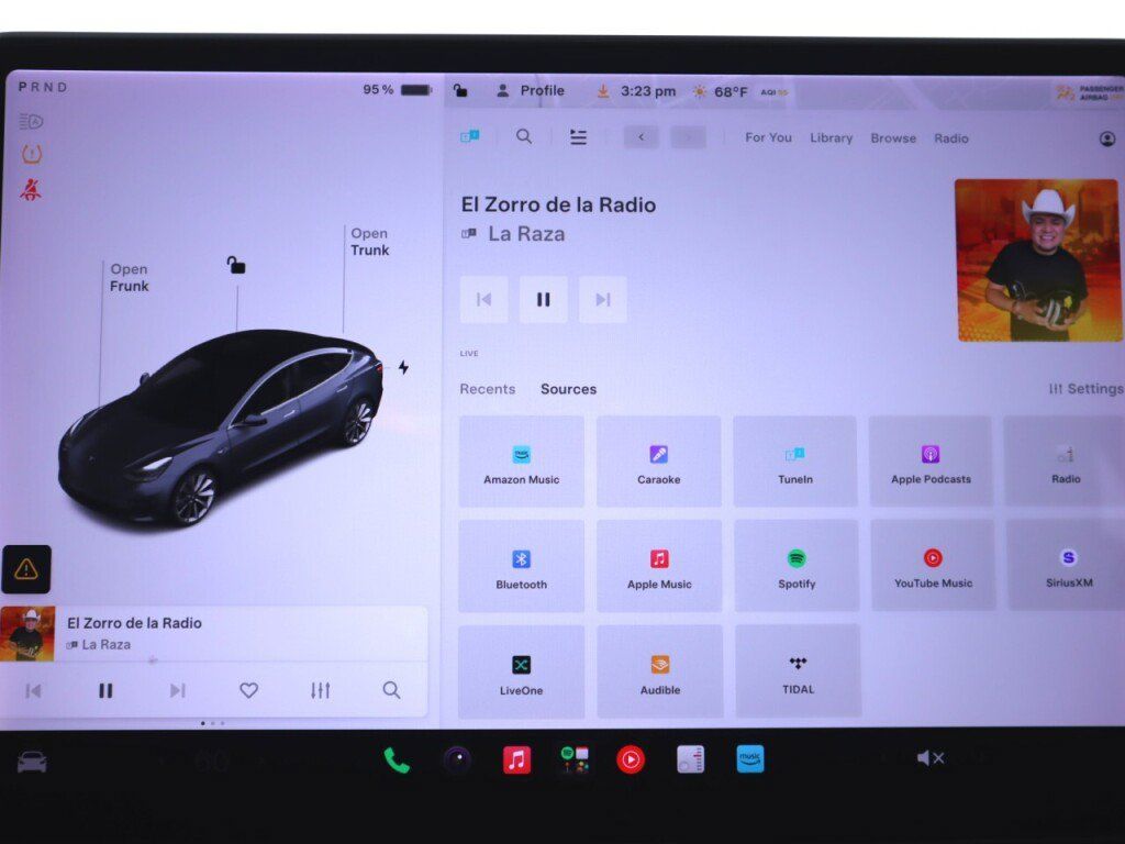 Used 2018 Tesla Model 3 Long Range RWD image 12