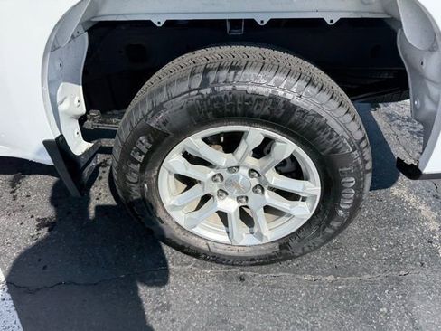 Certified 2022 Chevrolet Silverado 1500 LT AWD/4WD image 5