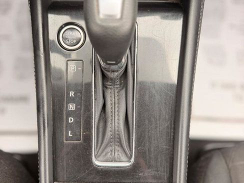 Used 2023 Nissan Kicks SR FWD image 22