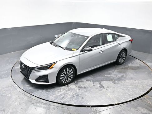 Used 2024 Nissan Altima 2.5 SV image 43