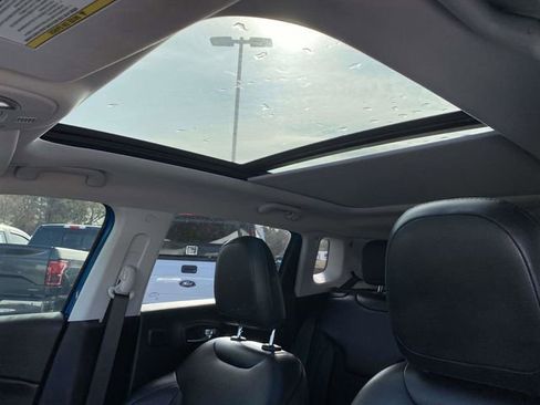 Used 2021 Jeep Compass Latitude w/ Sun and Sound Group image 16