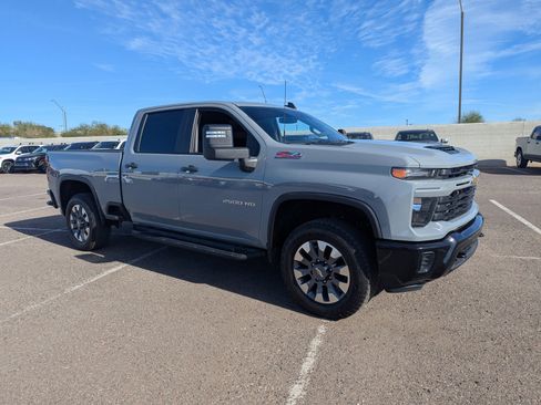 Used 2024 Chevrolet Silverado 2500 Custom w/ Custom Value Package image 6