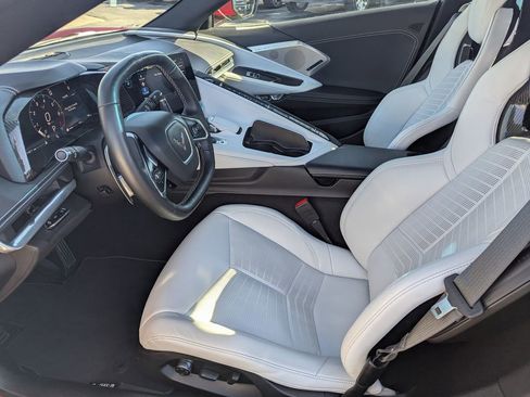 Used 2022 Chevrolet Corvette Stingray w/ Engine Appearance Package image 21