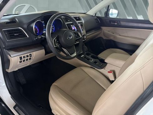 Used 2018 Subaru Outback 2.5i Limited AWD/4WD image 9