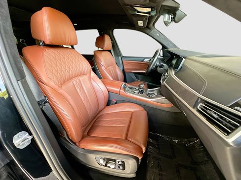 Used 2022 BMW X7 xDrive40i w/ M Sport Package AWD/4WD image 30