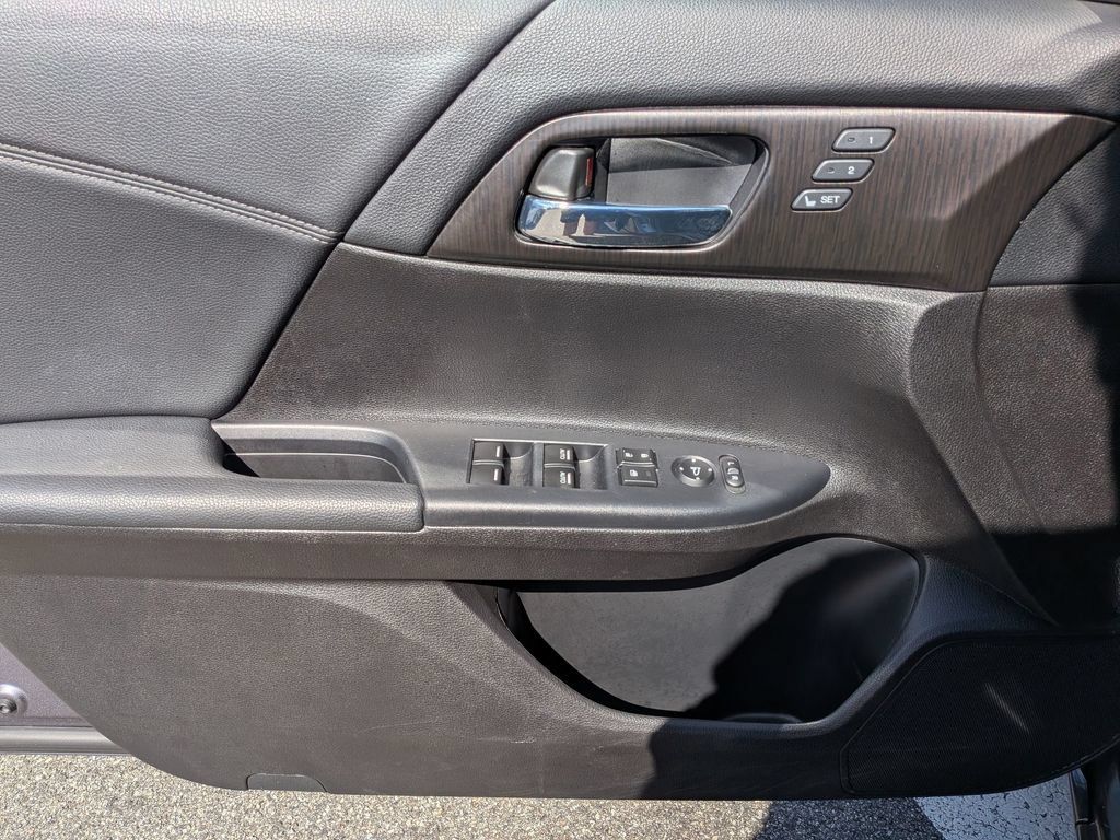 Used 2015 Honda Accord EX-L image 13