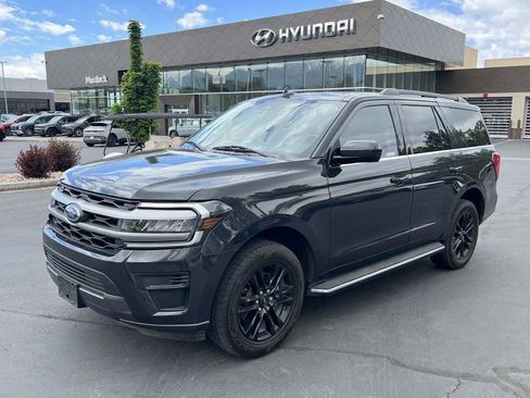 Used 2022 Ford Expedition XLT RWD image 1
