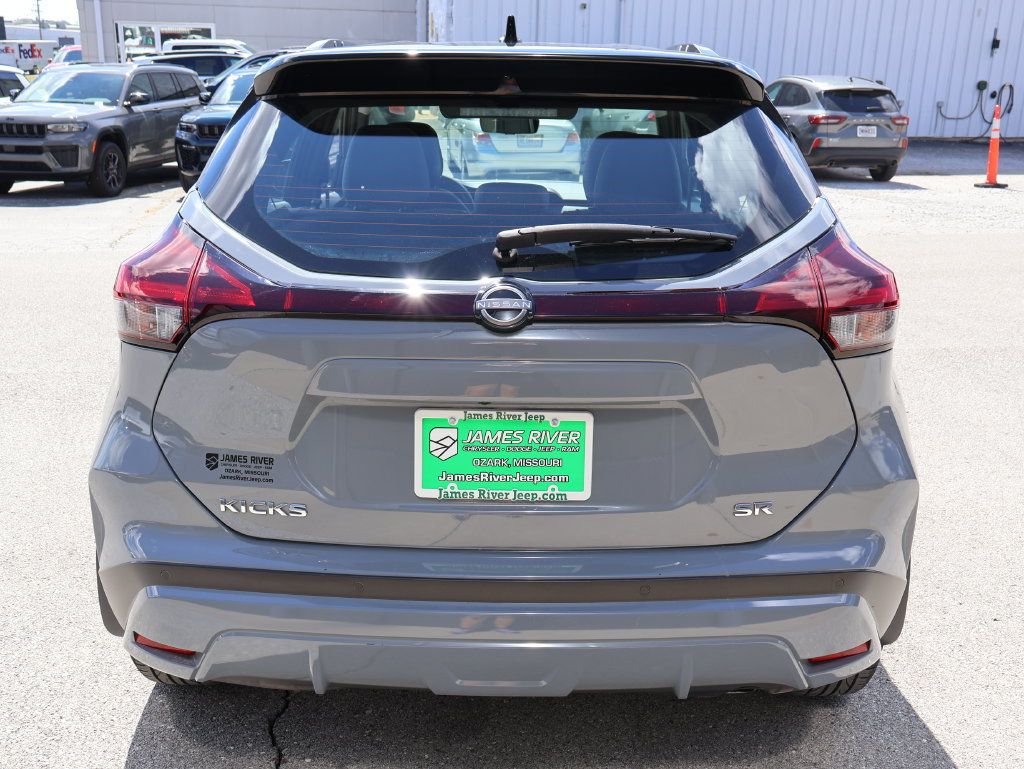 Used 2024 Nissan Kicks SR w/ SR Premium Package FWD image 4