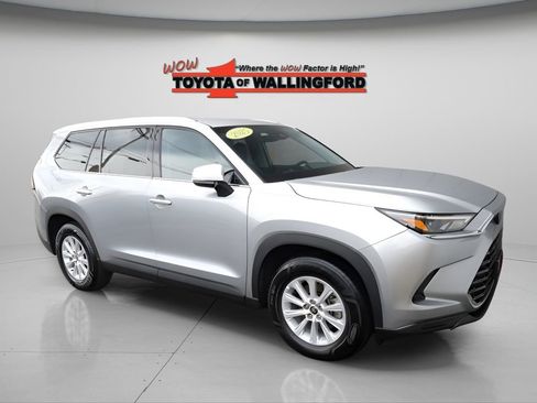 Certified 2025 Toyota Grand Highlander AWD image 14