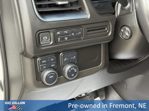 Used 2022 Chevrolet Suburban RST w/ Luxury Package image 14