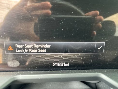 Used 2025 GMC Acadia Elevation AWD/4WD image 13
