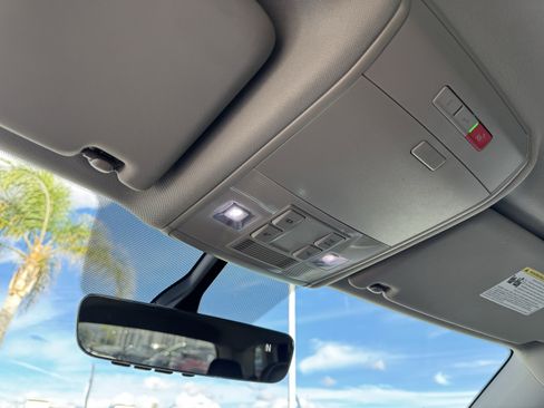 Certified 2023 Volkswagen Atlas SE image 31