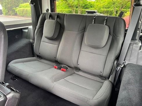 Used 2018 Jeep Wrangler Sport AWD/4WD image 15