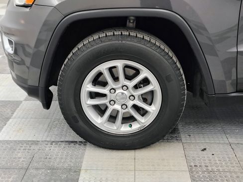 Used 2019 Jeep Grand Cherokee Laredo image 13