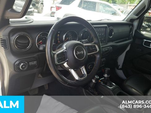 Used 2021 Jeep Wrangler Unlimited Sahara AWD/4WD image 5